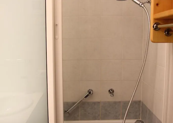 Appartement Résidence Reine Blanche - Location: Avec Chambre, Balcon Au Sud, Bordure De Pistes Mae-9052